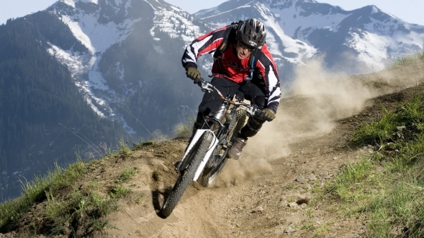 GPS-трекер на горных велосипедах – безопасность для спортсменов